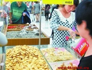 掃描超市散裝食品"真空地帶" 貓膩:生產日期缺失_ChinaGB國家標準頻道_中國最大的標準咨詢服務網站